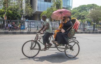 Bangladés recibe las lluvias con alivio tras un abril con récords de temperatura y 79 muertos