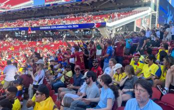 Ciudadanos estadounidenses también celebraron con ecuatorianos y venezolanos.
