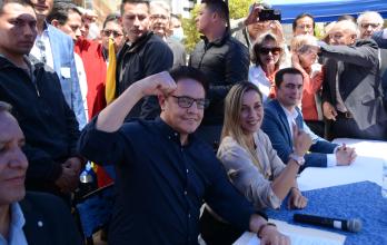 ANDREA GONZALEZ CON FERNANDO VILLAVICENCIO