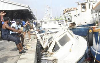 Un daño significativo a los buques pesqueros en el complejo pesquero de Bridgetown fue causado por una tormenta del huracán Beryl.