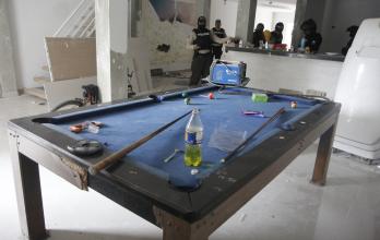 Mesa de billar en una casa del Guasmo Sur