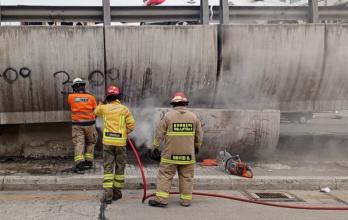 Incendio en puente de la avenida Pedro Menéndez Gilbert
