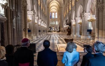 Mundo, Francia, El cartel de la anhelada apertura de Notre Dame