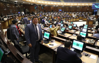 Censura a Andrea Arrobo
