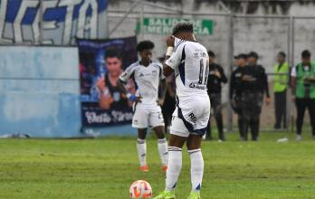 Emelec perdió contra delfín