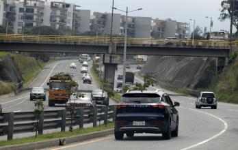 Los usuarios se han visto afectados por grandes huecos. Dicen que los trabajos de bacheo no duran.