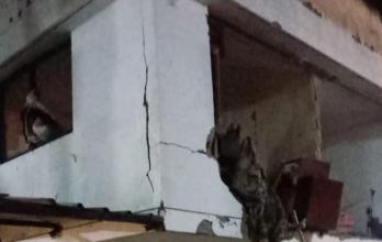 Parte del departamento, en el segundo piso de la vivienda, quedó destruido por la explosión.