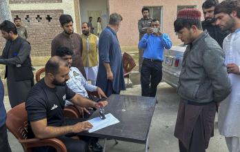 Pakistán deporta afganos