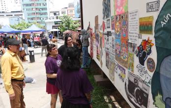 mural ilustraciones arte feria calle Panamá page up 19 abr 25 FR