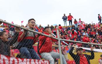 Liga de Quito vs. El Nacional, LigaPro, estadio Rodrigo Paz, campeonato ecuatoriano de fútbol, hinchas visitantes, LDU