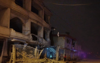 Restos de una vivienda tras la explosión registrada la madrugada del domingo en Santa Rosa, El Oro.