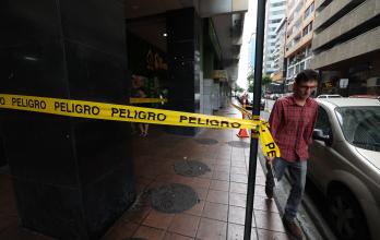 centro Guayaquil descuido edificio 16 may 25 FR