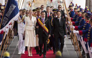 Daniel Noboa en su llegada al Palacio de Carondelet tras su posesión en la Asamblea.