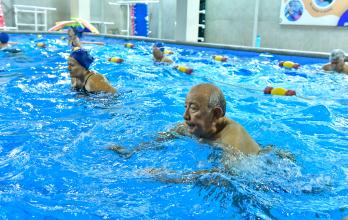 ejercicios en piscina