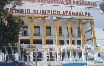 La AMC suspendió el estadio Olímpico Atahualpa el domingo 8 de junio y colocó sellos de clausura en las puertas y boleterías del escenario deportivo.