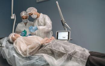 Una mujer ecuatoriana murió tras una cirugía estética, en Roma