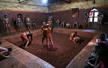 Mundo, La India, La lucha tradicional en el barro