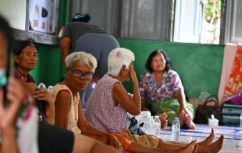 evacuados de edad avanzada en Tailandia