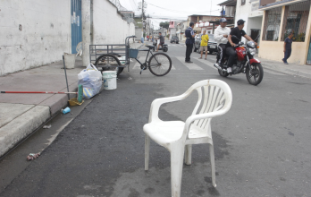 Este viernes, moradores limpiaron el sitio en donde estaban las víctimas