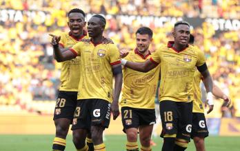 Janner Corozo en el festejo del segundo gol de Barcelona.