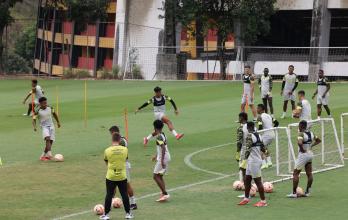 Barcelona SC trabajando con los mini arcos.