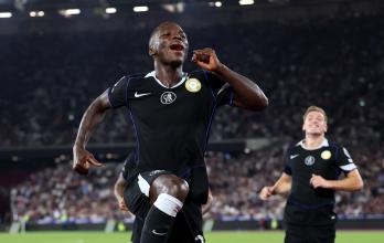 moises caicedo camiseta negrasd