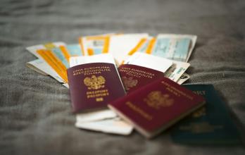 Las autoridades diplomáticas recalcaron que ningún trámite migratorio se realiza fuera de los canales oficiales