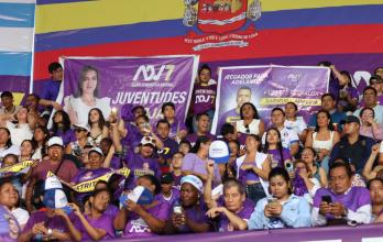 Militantes y líderes del oficialismo participan activamente en la Convención Nacional de ADN, septiembre de 2025.