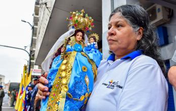 Imagen de la Virgen María en procesión mariana de Guayaquil