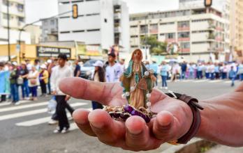 Imagen de la Virgen María en la caminata mariana en Guayaquil