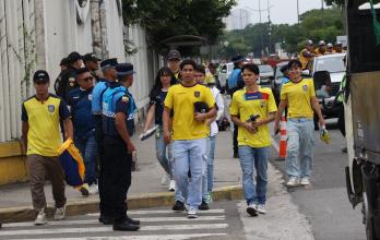 Hinchas de Ecuador, Avenida Barcelona