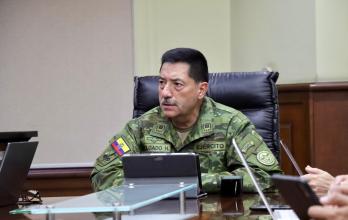 El jefe del Comando Conjunto, General Henry Delgado Salvador, sugiere una postura inflexible: “La consigna frente a las amenazas es clara: la cárcel o el infierno”.