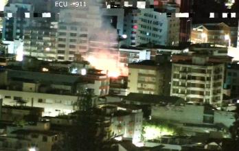 Debido a la magnitud de las llamas, el incendio se observaba desde los pisos superiores de edificios cercanos.