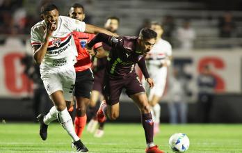 Sao Paulo jugando con Liga de Quito en el estadio Morumbí.