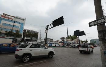 paneles de la ATM en avenida Juan Tanca Marengo