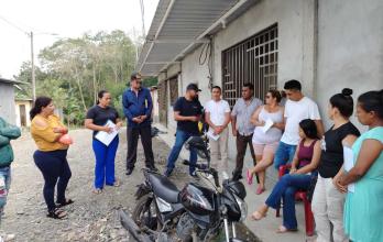 SE REUNIERON CON AUTO (15300074)