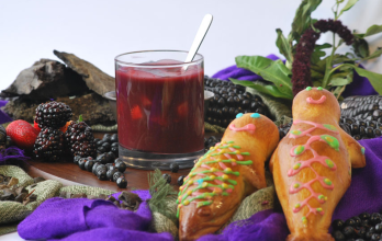 colada morada y guaguas de pan