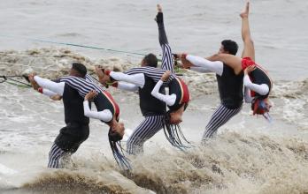 Río Guayas acrobacias.