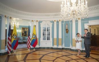 Durante la reunión, ambos funcionarios abordaron temas relacionados con seguridad, economía y comercio.