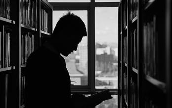 La iniciativa ofrece una pasantía presencial en inglés, con duración de seis meses, entre el 1 de marzo y el 31 de agosto de 2026