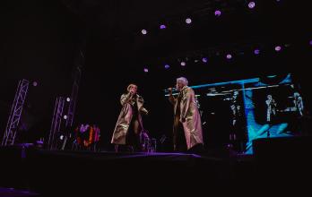 Efectos visuales y estética Y2K marcaron el regreso de Miranda! a los escenarios ecuatorianos.