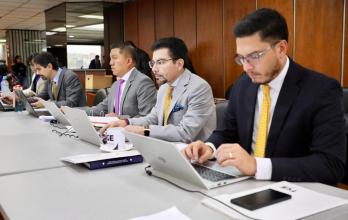 El abogado de las víctimas, Juan Pablo Albán, explicó que Vaca fue torturado en reiteradas ocasiones con el objetivo de forzar su colaboración con las Fuerzas Armadas.