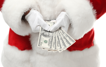 El décimo tercer sueldo o bono navideño es un derecho laboral que beneficia a miles de ecuatorianos.