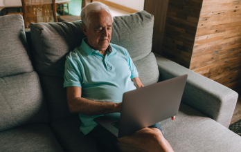 Jubilados del IESS recibirán el décimo tercer sueldo automáticamente en diciembre.