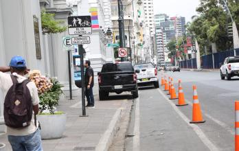 invasión de ciclovía en Guayaquil
