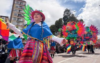 Desfile Magno del Carnaval de Negros y Blancos