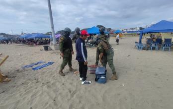 En zonas como Salinas y Playas se han implementado puestos fijos de vigilancia, patrullajes mixtos y revisiones vehiculares.