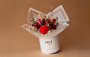 Velas artesanales con diseño de flores