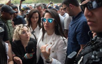 Marcela Aguiñaga acompañando a Luisa González en elecciones presidenciales perdidas