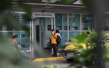 Familiares cuestionan la situación y el trato a los pacientes.